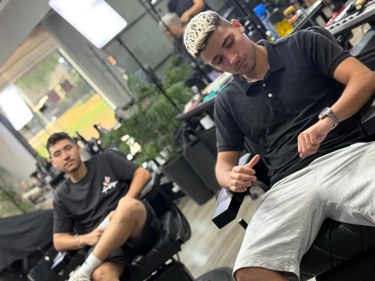 Atención de barbería en BarVaron San Bernardo